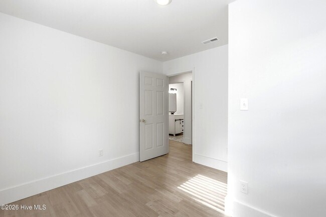Building Photo - 1409 Glenn St