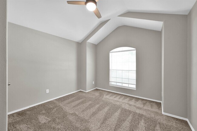 Building Photo - 2214 Shady Tree Ln