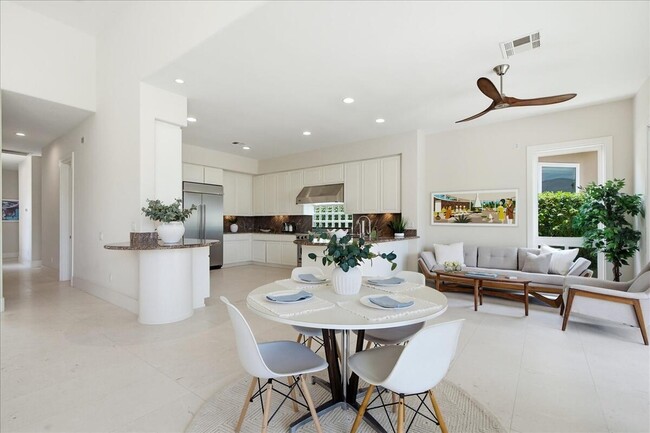 Building Photo - 78905 Mission Dr W