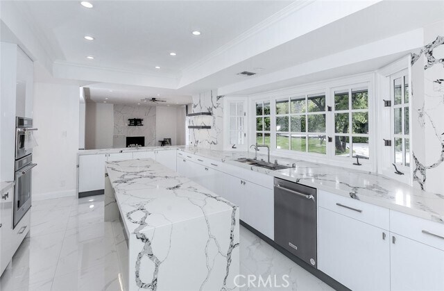Building Photo - 6037 Little Oak Ln