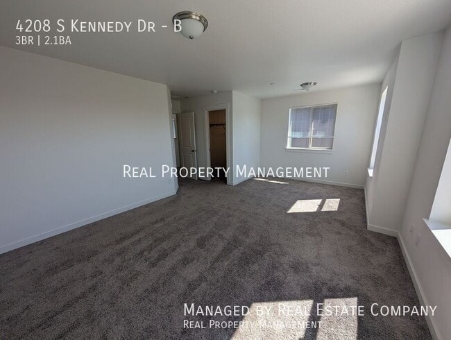 Building Photo - 4208 S Kennedy Dr