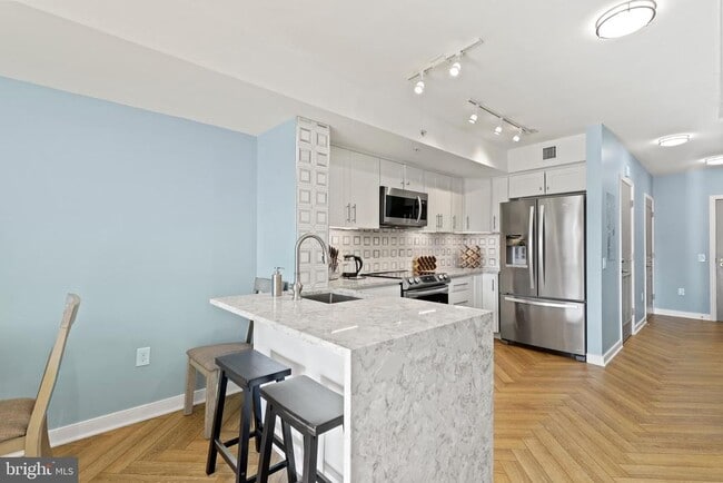 Building Photo - 631 D St NW
