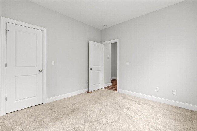 Building Photo - 239 Prominence Dr