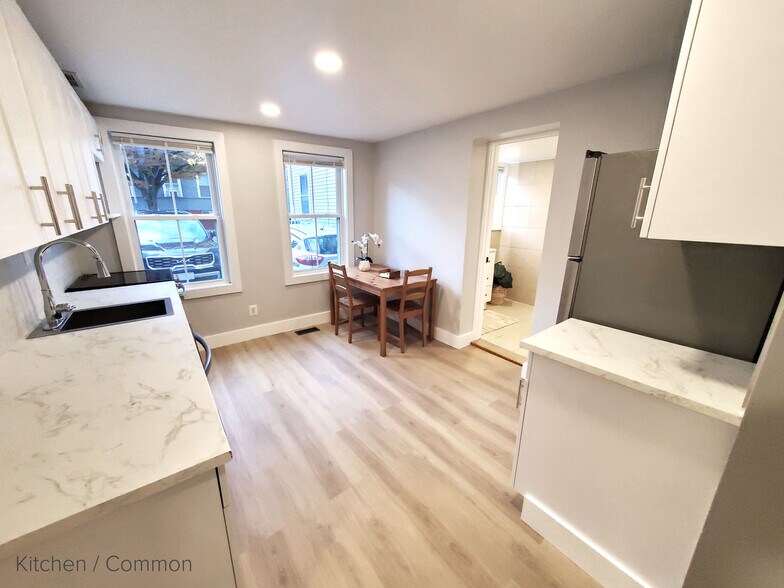 Building Photo - 98 Sciarappa St