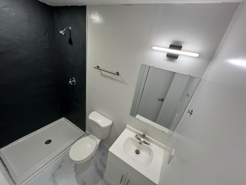 Building Photo - 10920 N 29th St