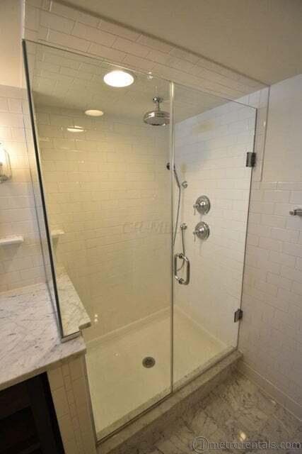 Building Photo - 445 Oakland Park Ave