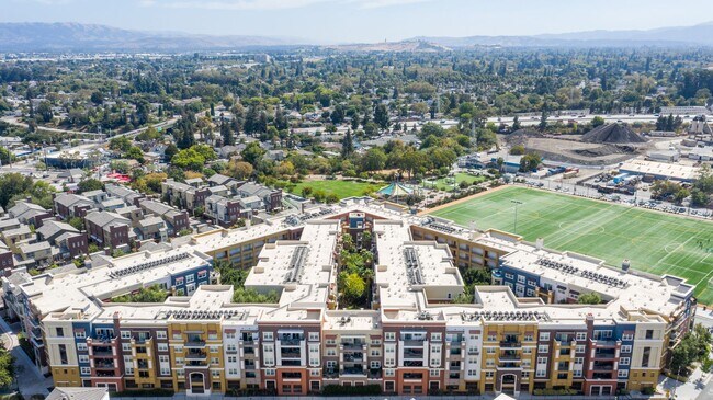 Building Photo - Luxury 2-Bedroom Monte Vista Condo with Downtown Views & Monthly House Cleaning Included
