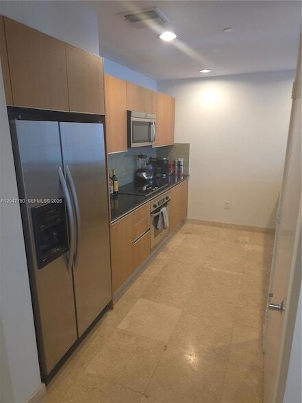 Building Photo - 1060 Brickell Ave