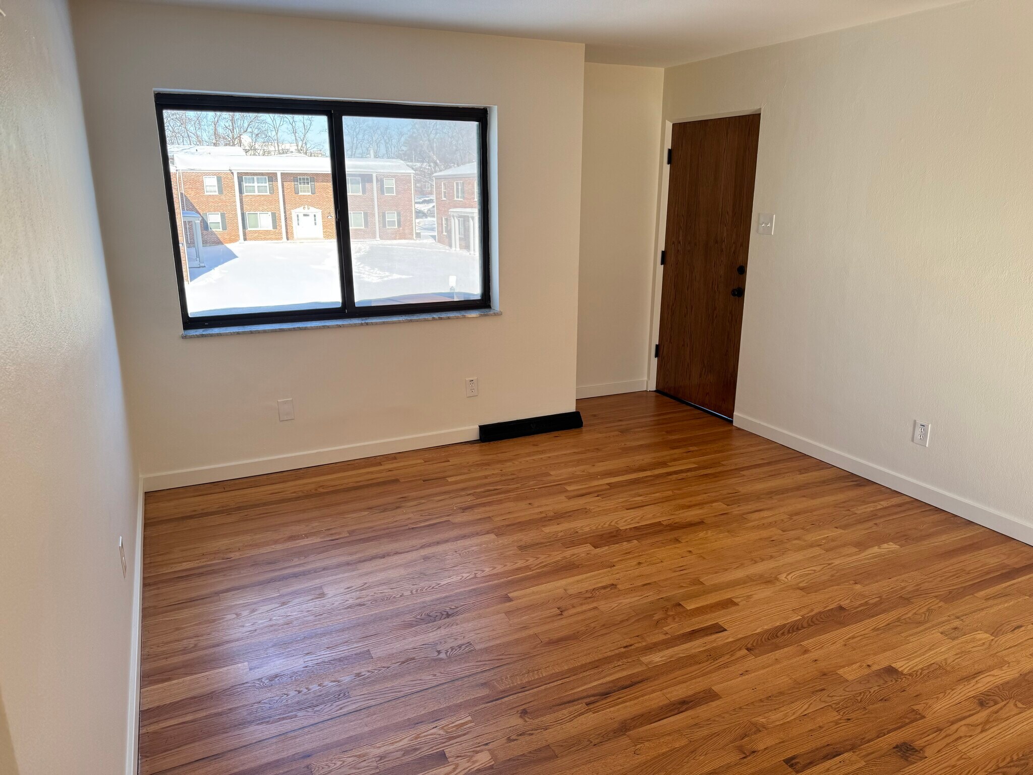 living room - 3948 Brittany Cir