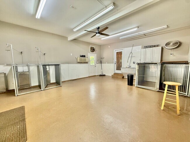 Building Photo - 309 Bullrun Valley Dr