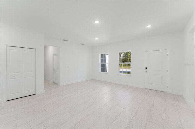 Building Photo - 627 W Glenhaven Dr