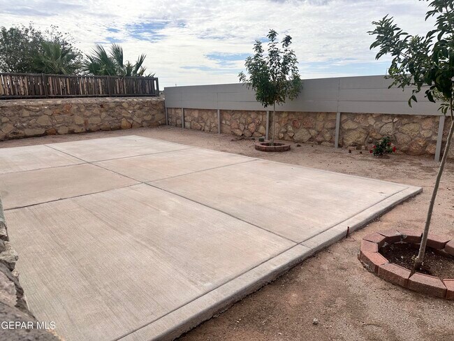 Building Photo - 14108 Volcanic Rock Dr