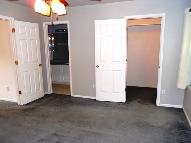 Building Photo - Three Bedroom Home in Wolf Creek, near Fox...