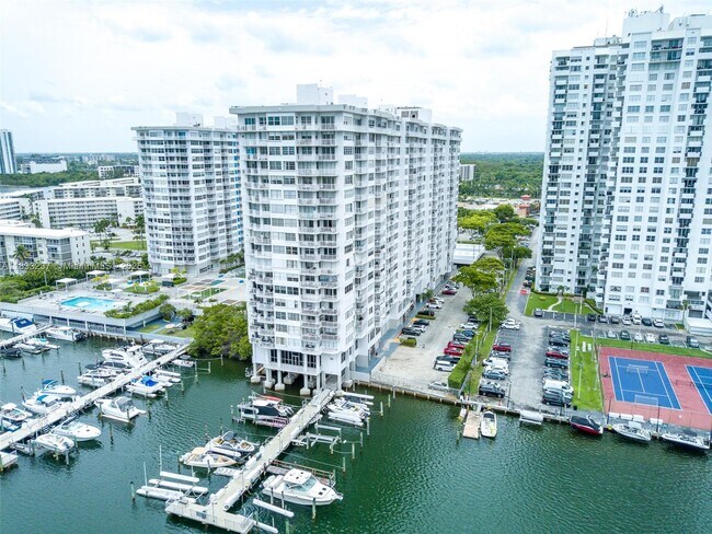 Building Photo - 18081 Biscayne Blvd
