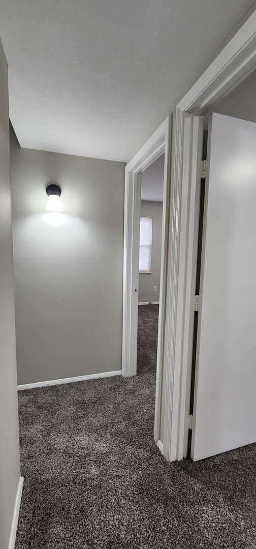 Building Photo - Nice, 3 Bedrooms, 1 Bath, Brick Ranch Home...