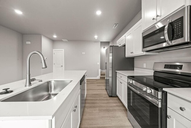 Building Photo - 1903-1 SW Poigai Wy