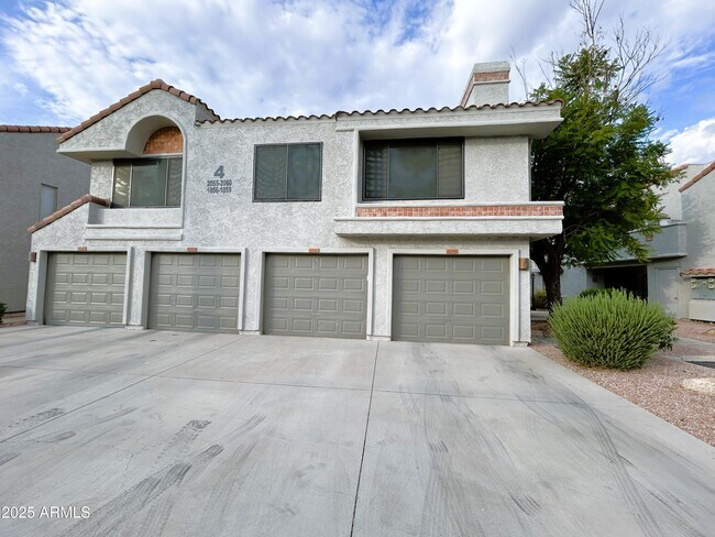 Building Photo - 10055 E Mountainview Lake Dr