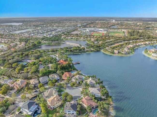 Building Photo - 5028 SW 170th Ave