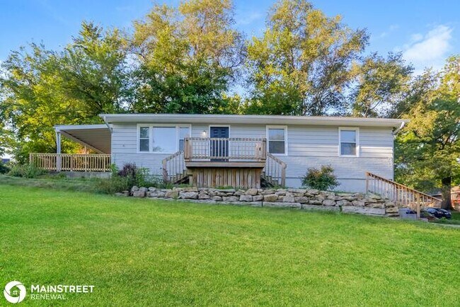 Primary Photo - 1113 Quincy Street, Leavenworth, KS 66048