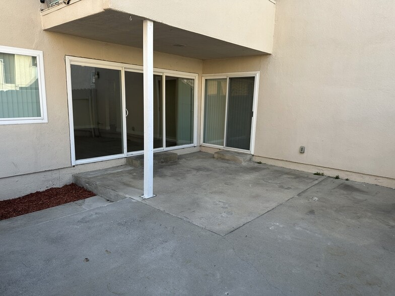 Patio - 21035 Bryant St
