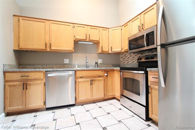 Building Photo - 40053 Crosswinds Rd