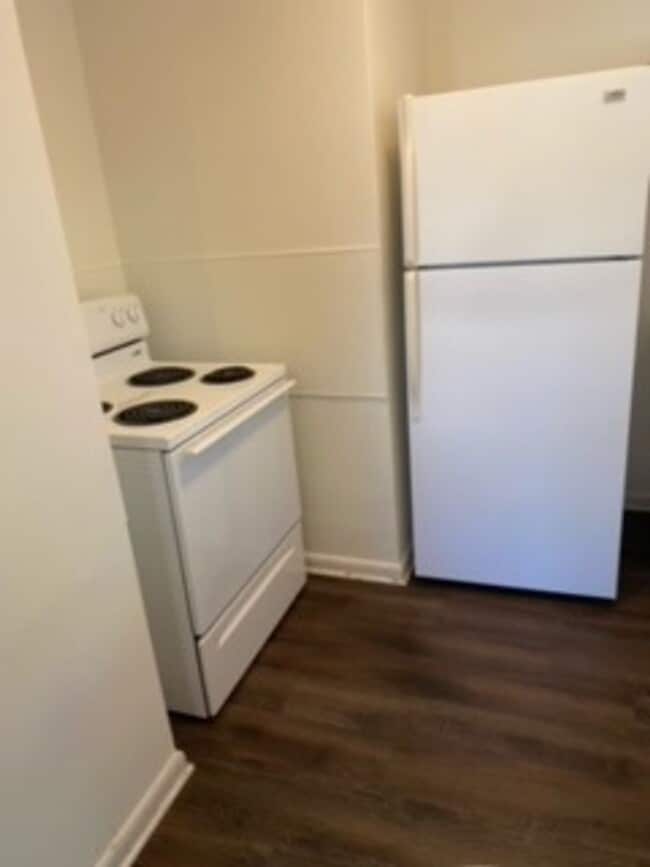 Building Photo - 323 S Weller