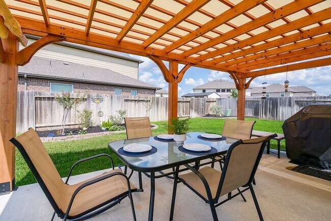 Building Photo - 31430 Stone Ridge Forest Dr