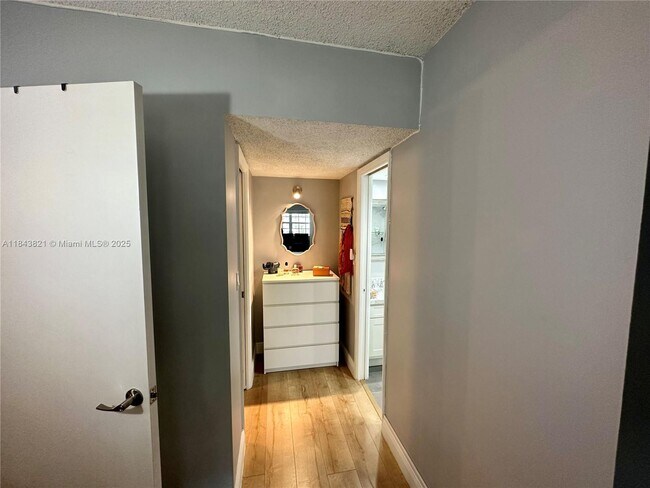 Building Photo - 3151 N Course Ln