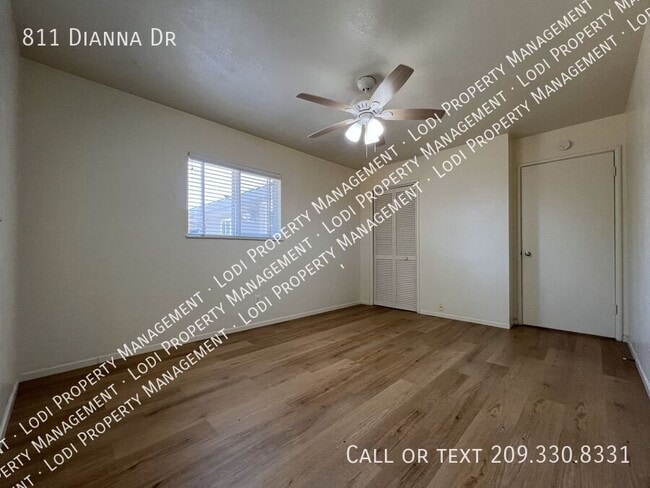 Building Photo - 811 Dianna Dr