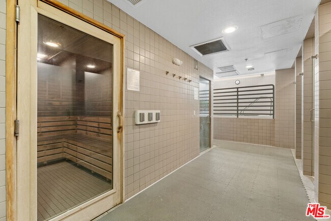 Building Photo - 4314 Marina City Dr