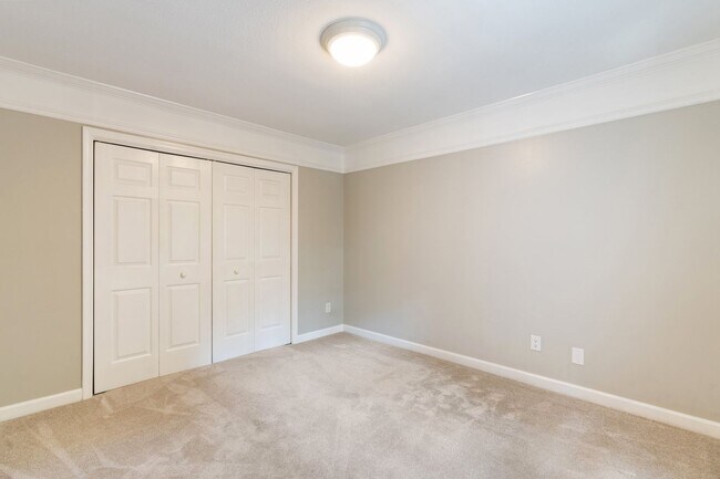 Building Photo - Charming 3 Bedroom, 2.5 Bath Home in Coventry