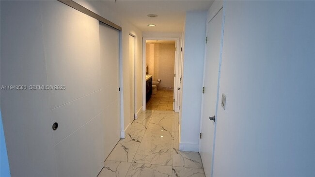 Building Photo - 17375 Collins Ave