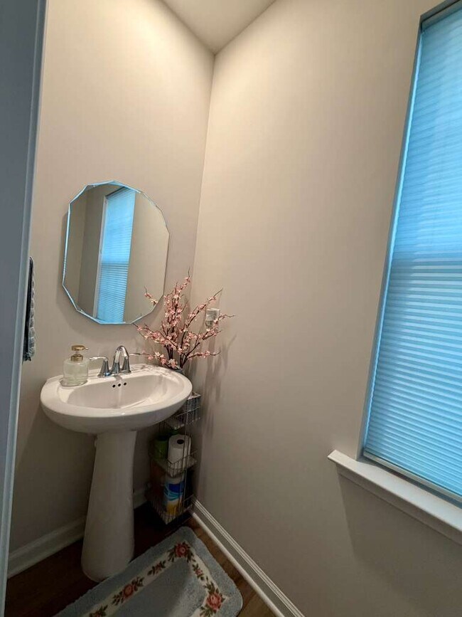 Building Photo - 15107 Nichols Hall Dr