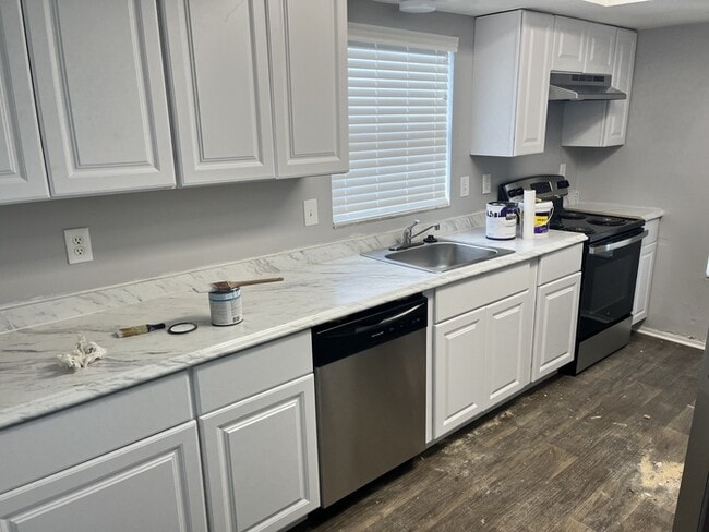 Primary Photo - 4013 78th St W