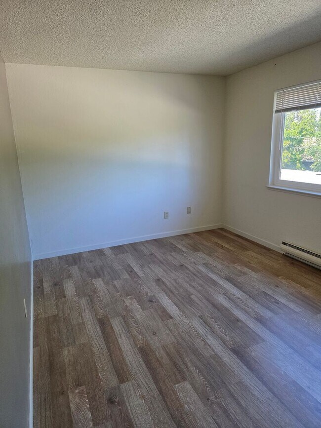 Building Photo - 4047 Hamilton Ave