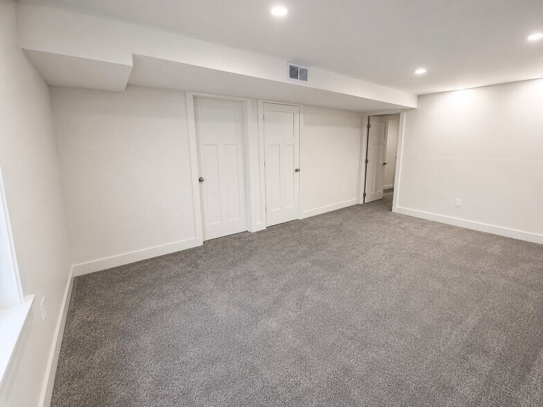 Building Photo - 267 W Willow Creek Dr