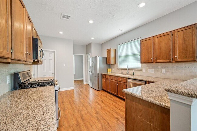 Building Photo - 209 McVoy Dr