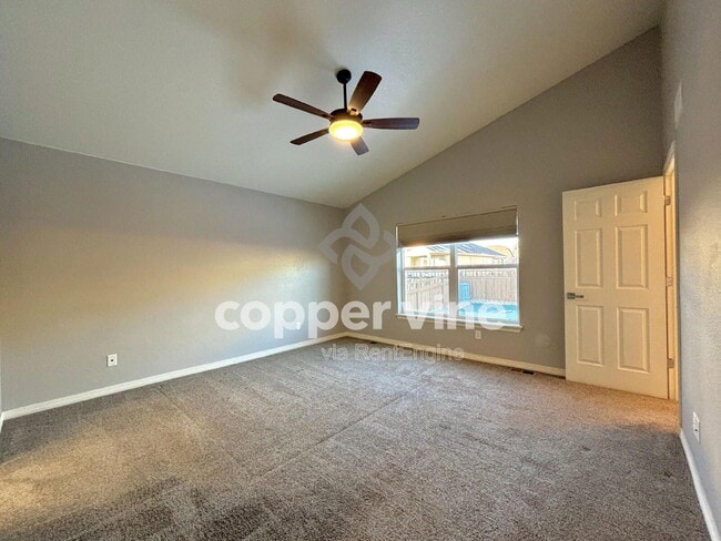 Building Photo - 5189 Thistle Dr