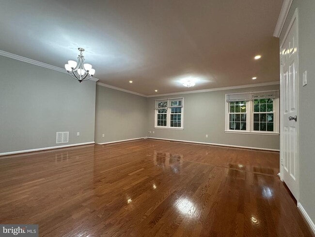 Building Photo - 10152 Village Knolls Ct