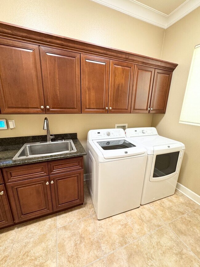 Building Photo - Sun City Lincoln Hills Active Adult Community Three Bedroom Three Car Garage SEE VIDEO