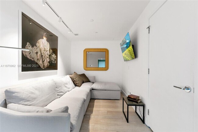 Building Photo - 360 Ocean Dr