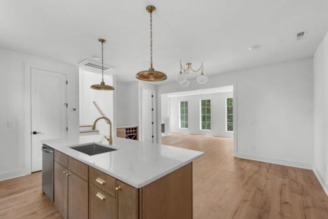 Building Photo - 1814 Stewart Pl