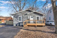 Building Photo - Fantastic 3bd/1.5ba home! Coming soon!