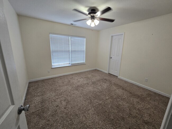 Building Photo - 2009 Breck Ave