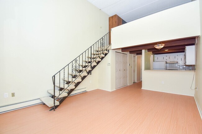 Building Photo - 993 Massachusetts Ave