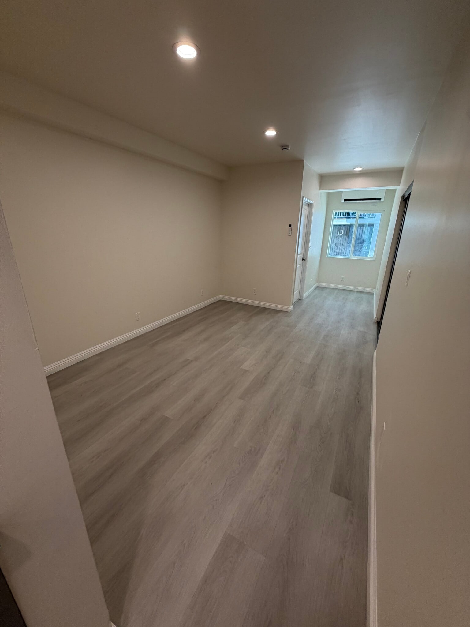 Building Photo - 3820 Mentone Ave