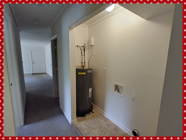 Building Photo - 600 Reusens Rd