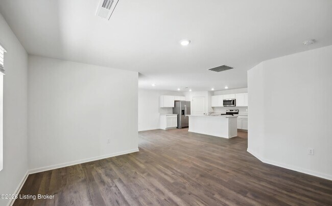 Building Photo - 156 Coral Springs Parkway