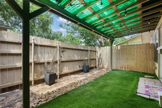 Building Photo - 9504 Quail Village Ln