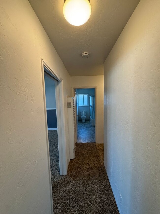 Building Photo - Beautifully Freshly Renovated Home in the ...